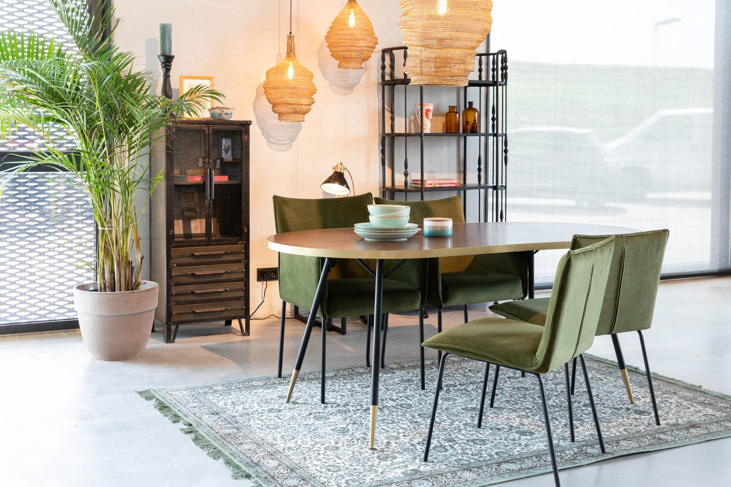 Ovalus valgomojo stalas DENISE