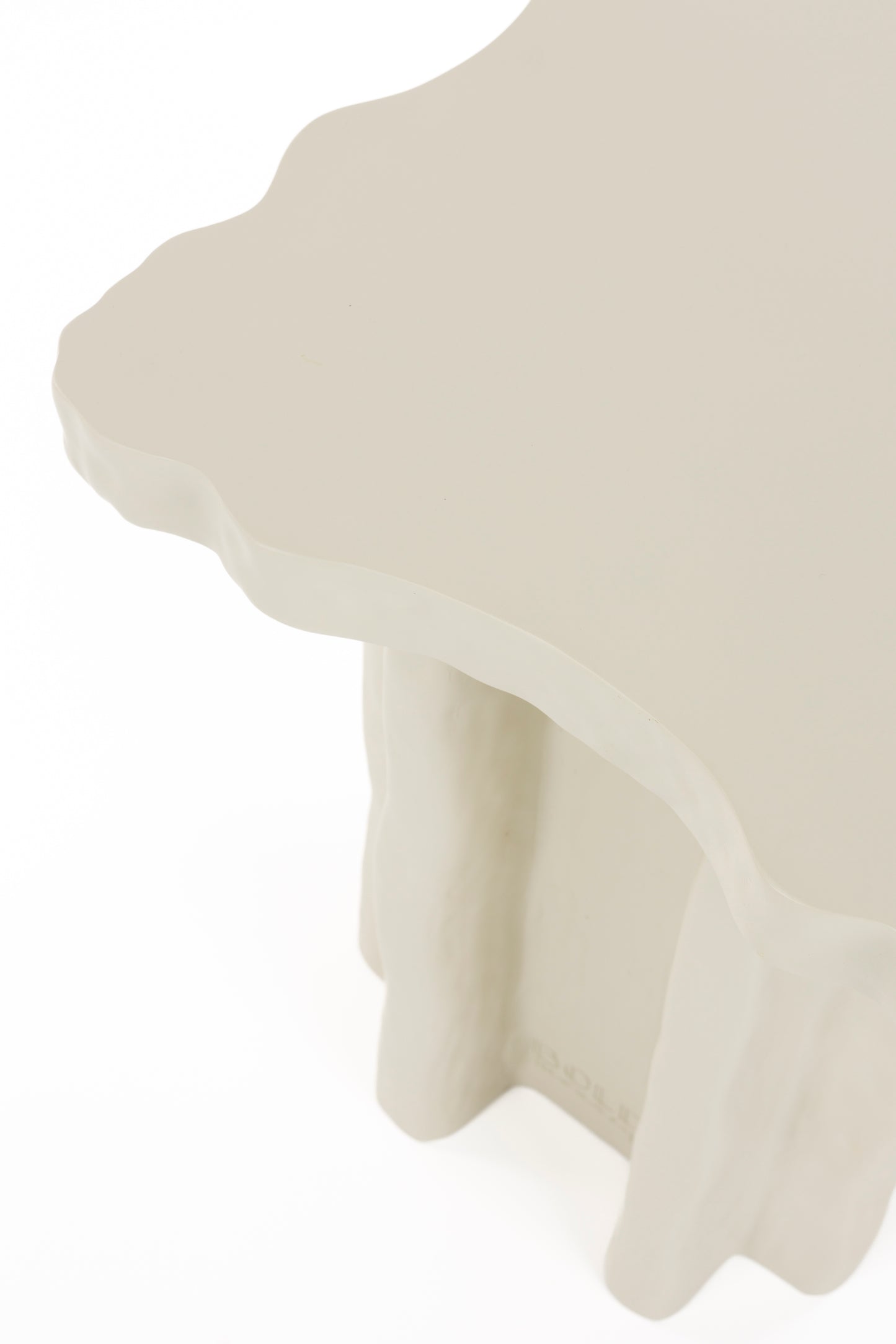 Šoninis staliukas BORN TO BE ALIVE