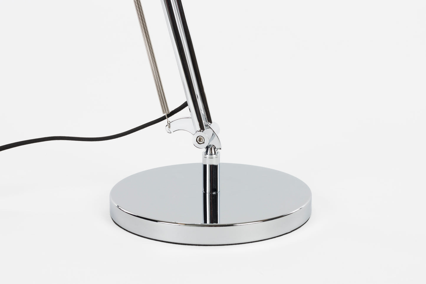 Stalinis šviestuvas READER