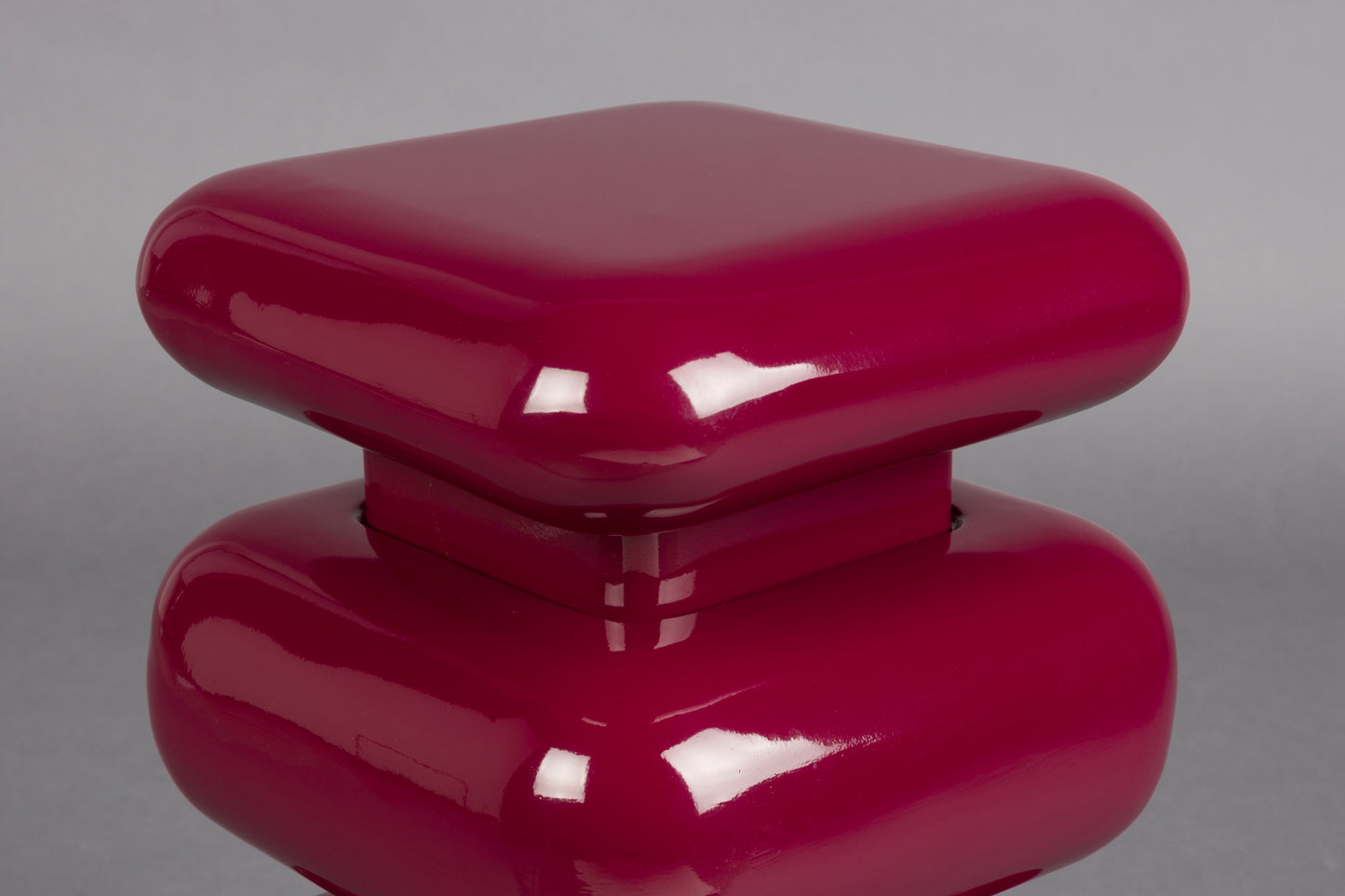 Šoninis staliukas STUBBY