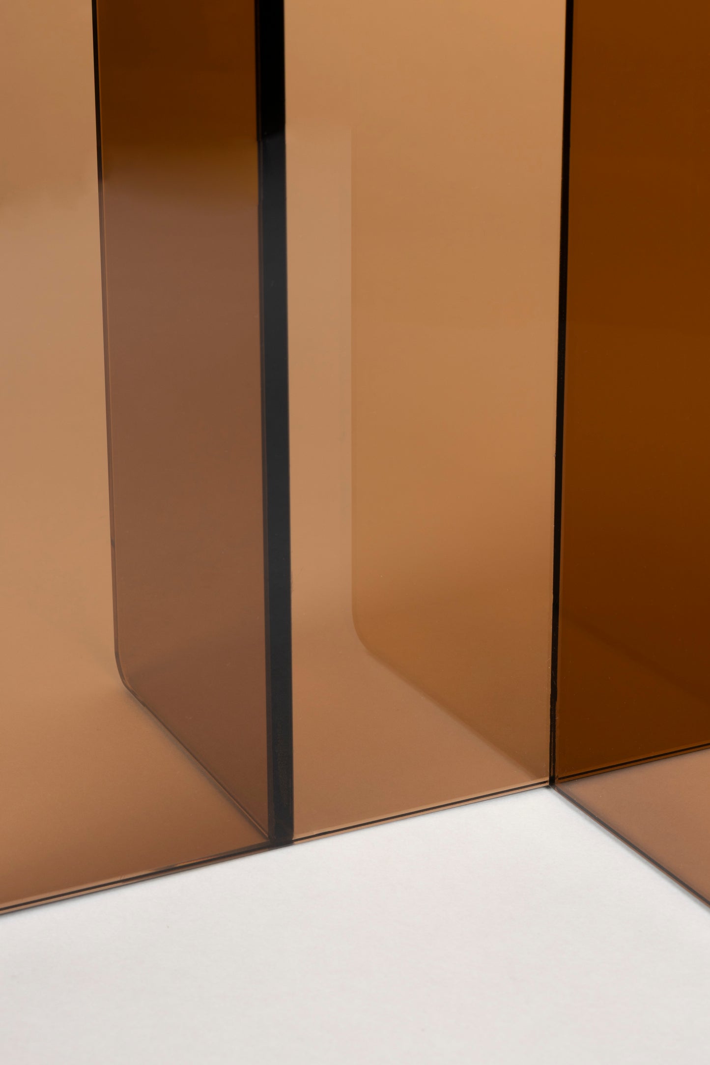 Šoninis staliukas LINEA